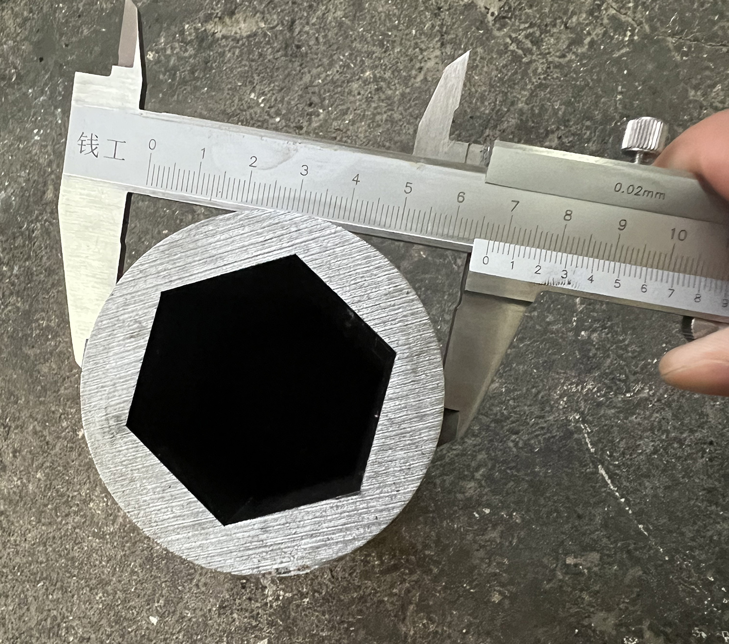 42crmo精密无缝钢管倒角